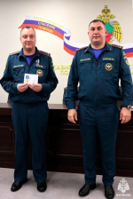 Начальник Главного управления МЧС России по Запорожской области Дмитрий Кучерков вручил ведомственные награды личному составу