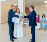 В День семьи, любви и верности в Мелитополе чествовали молодожёнов.