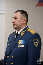В День Конституции Российской Федерации начальник Главного управления МЧС России по Запорожской области Дмитрий Кучерков поздравил коллектив с праздником и вручил спасателям ведомственные медали