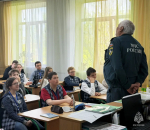 Инспекторы ГИМС МЧС России обучают школьников на постоянной основе правилам безопасности на воде